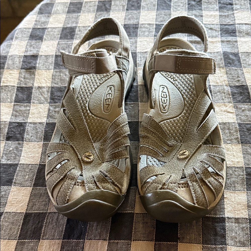 KEEN Rose Women's Sandal in Taupe size 8 .5